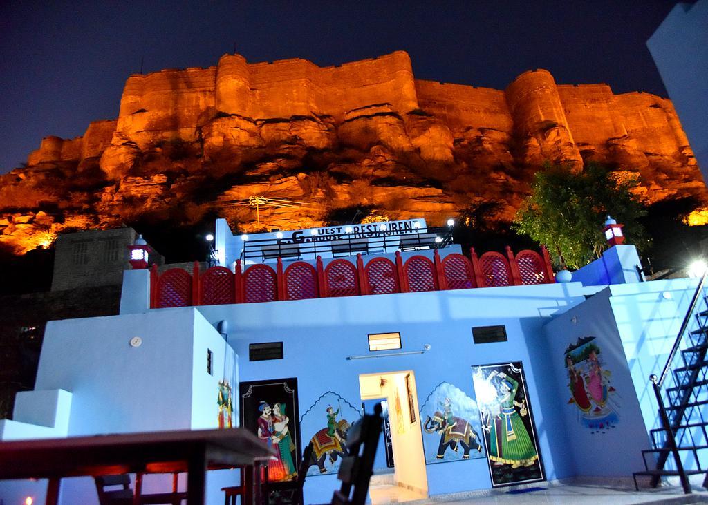 गेस्ट हाउस L G Guest House